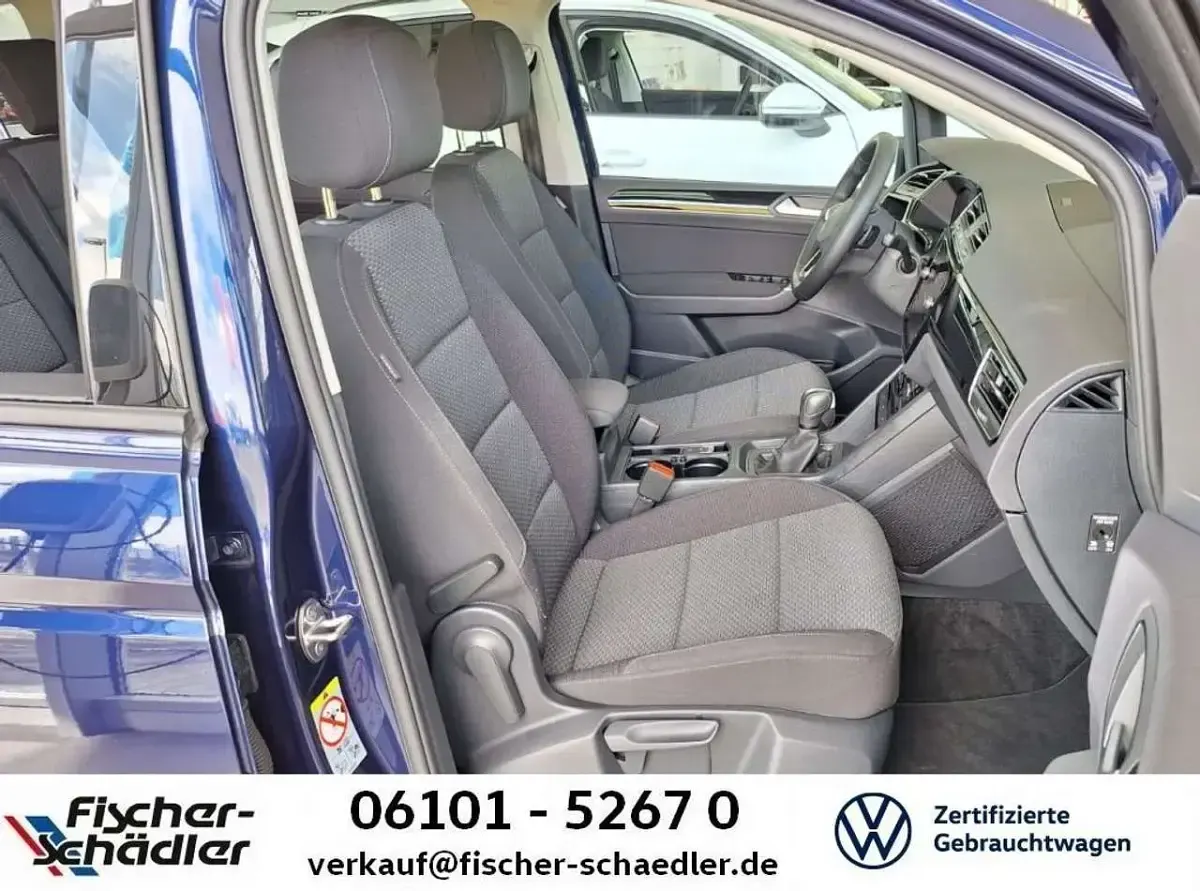 Gebraucht VW Touran Comfortline 150 PS (110 kW) 2024 Atlantik blue Van / Kleinbus