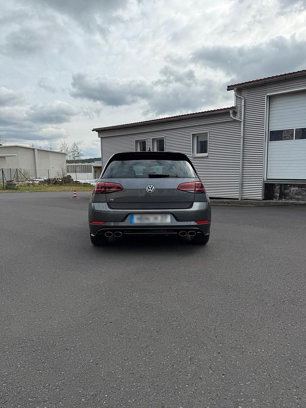 Gebraucht VW Golf VII R 300 PS (220 kW) 2020 Grau Limousine