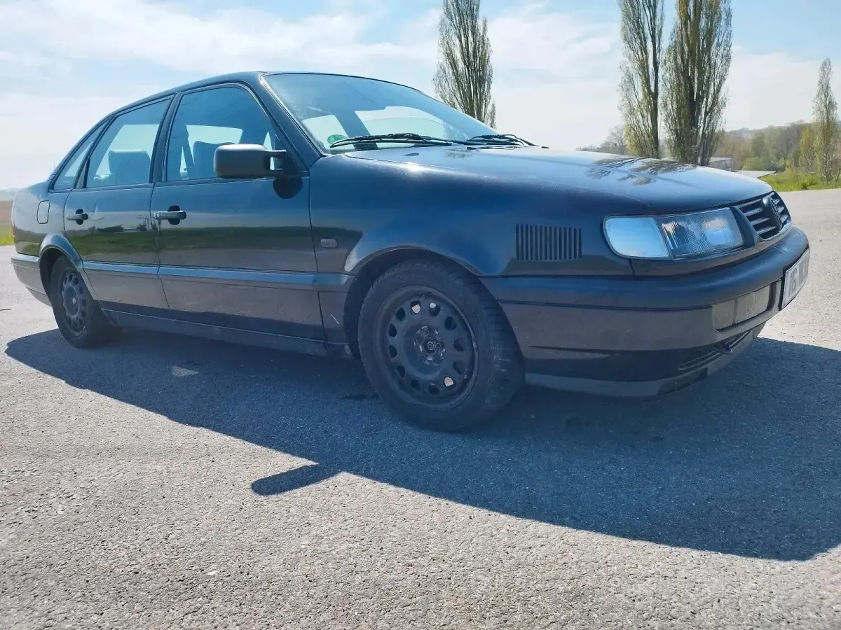 Gebraucht VW Passat 174 PS (127 kW) 1994 Schwarz Limousine