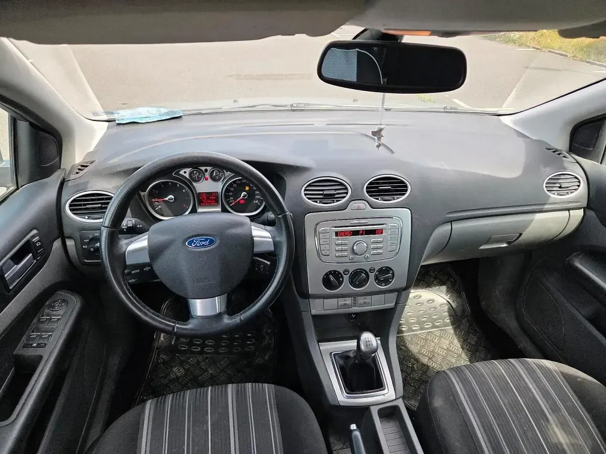Gebraucht Ford Focus 101 PS (74 kW) 2008 Silber Kombi