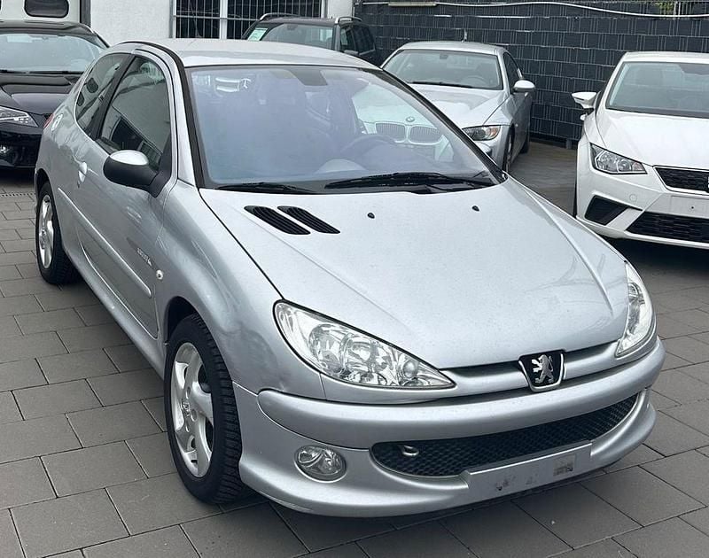 Grau Gebraucht 2005 Peugeot 206 Quiksilver Kleinwagen | 2.500 € (Etwas zu teuer) - Bild 1/4
