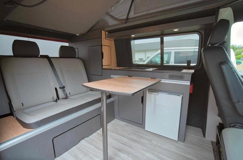 Gebraucht VW Transporter 104 PS (76 kW) 2016 Rot Van