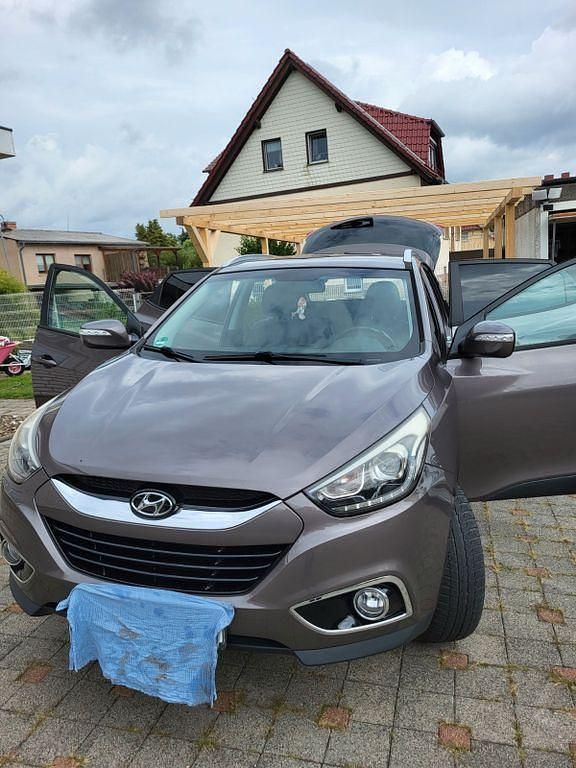 Braun Gebraucht 2014 Hyundai ix35 Trend SUV | 11.950 € (Fairer Preis) - Bild 1/4