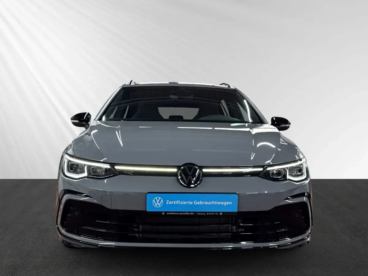 Gebraucht VW Golf VIII R-line 150 PS (110 kW) 2024 Mondsteingrau (grau) Kombi