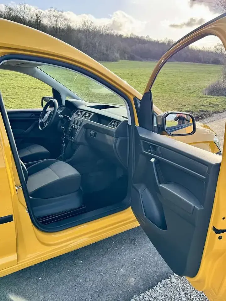 Second-hand VW T6.1 102 CP (75 kW) 2020 Galben Van