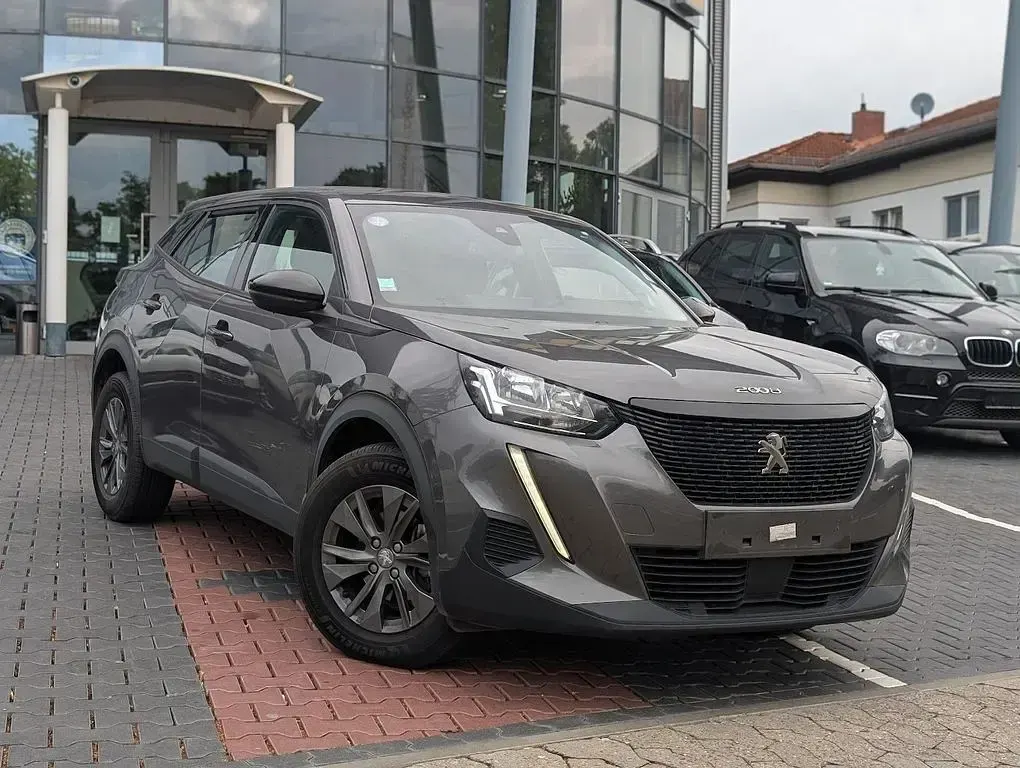 Gebraucht Peugeot 2008 Active 102 PS (75 kW) 2022 Platiniumgrau (metallic) SUV