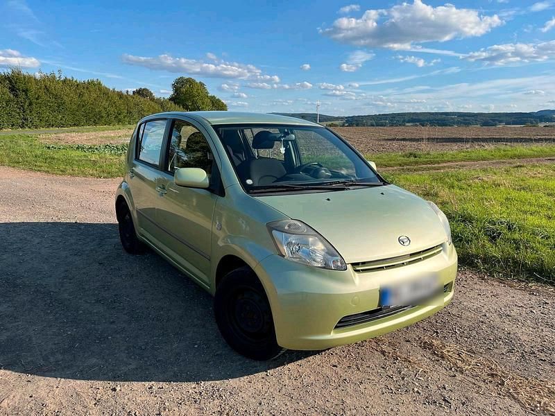 Grün Gebraucht 2005 Daihatsu Sirion Kleinwagen | 1.250 € (Superpreis) - Bild 1/4