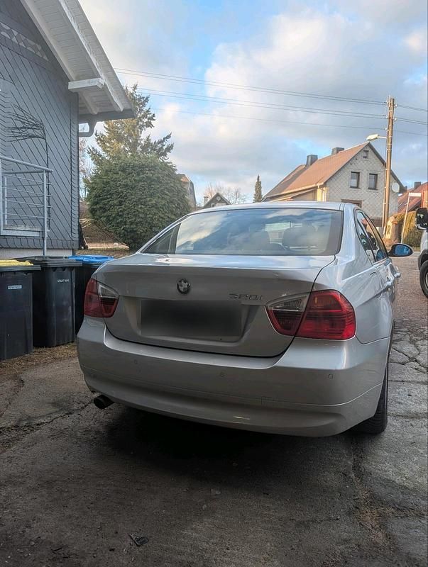 Gebraucht BMW 320 150 PS (110 kW) 2006 Silber Limousine