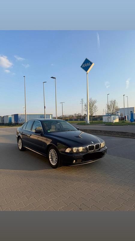 Gebraucht BMW 530 193 PS (141 kW) 2001 Blau Limousine