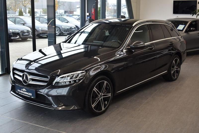 Gebraucht Mercedes C300e Avantgarde 306 PS (225 kW) 2020 Grau Limousine