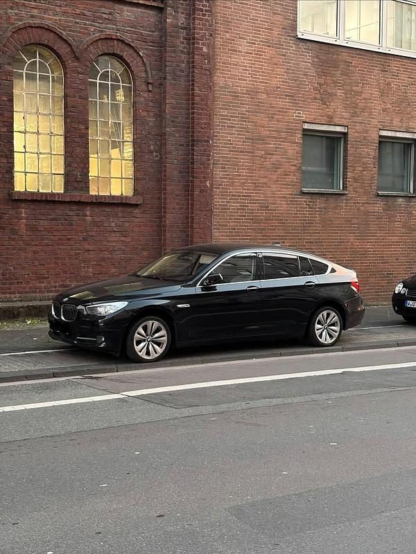 Schwarz Gebraucht 2012 BMW 530 Gran Turismo Limousine | 13.500 € (Fairer Preis) - Bild 1/4