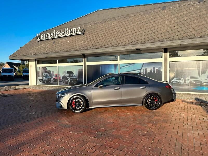 Grau Gebraucht 2021 Mercedes CLA45 AMG AMG Limousine | 55.000 € (Teuer) - Bild 1/4