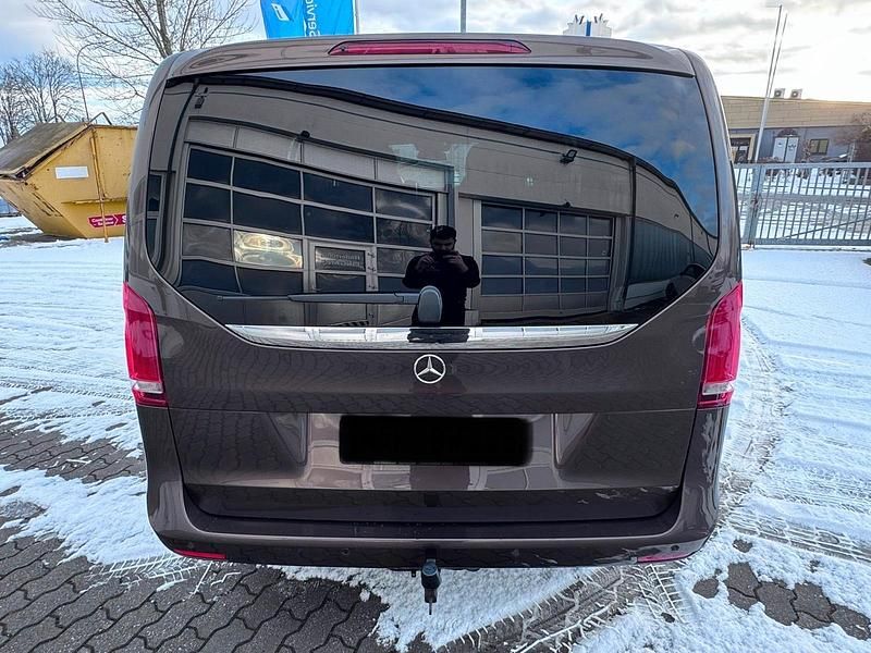 Gebraucht Mercedes V250 Avantgarde 190 PS (139 kW) 2015 Braun Van / Kleinbus