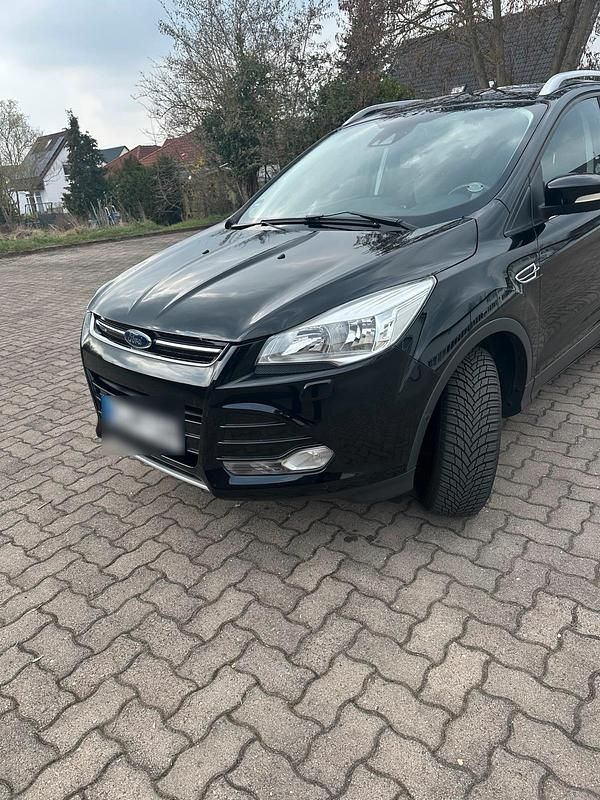 Gebraucht Ford Kuga 150 PS (110 kW) 2015 Schwarz SUV
