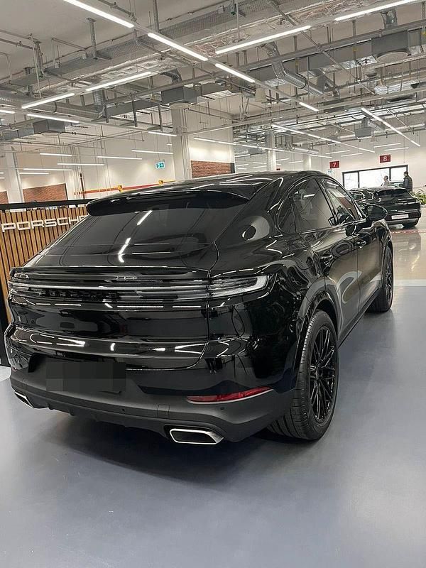 Gebraucht Porsche Cayenne 354 PS (260 kW) 2024 Schwarz SUV