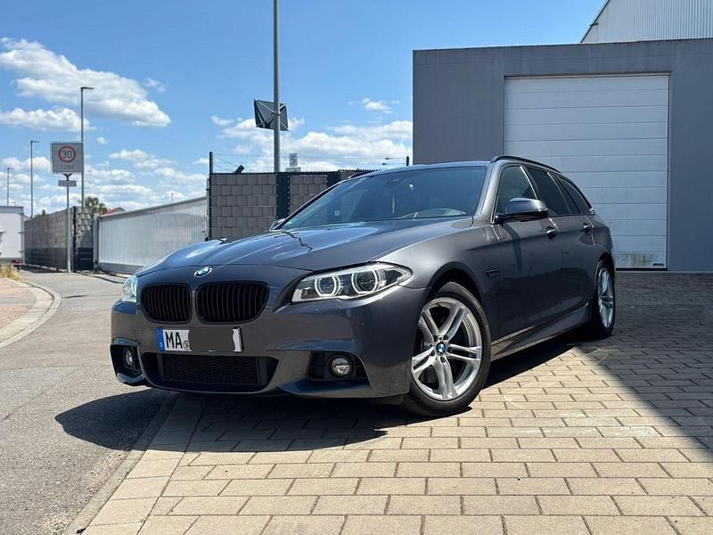 Gebraucht BMW 530 M Sport 258 PS (189 kW) 2015 Grau Kombi