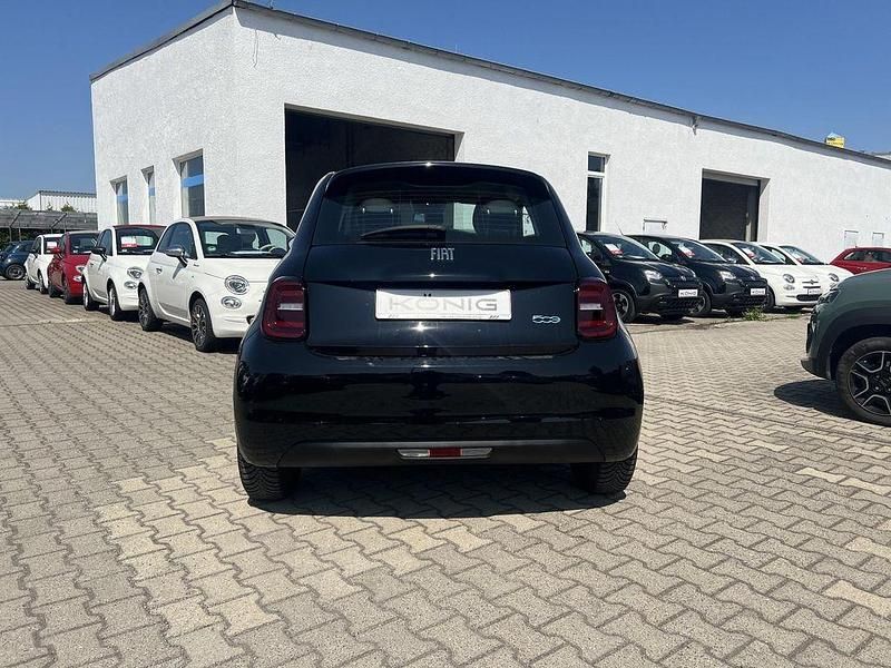 Gebraucht Fiat 500e 86 kW (118 PS) 2023 Schwarz Kleinwagen