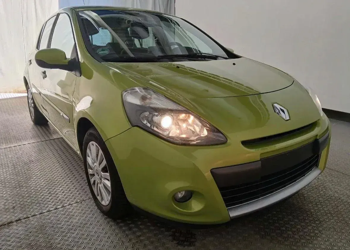 Occasion Renault Clio III Dynamique 75 ch (55 kW) 2009 Vert Berline