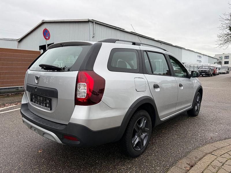 Gebraucht Dacia Logan MCV Celebration 90 PS (66 kW) 2017 Grau Kombi