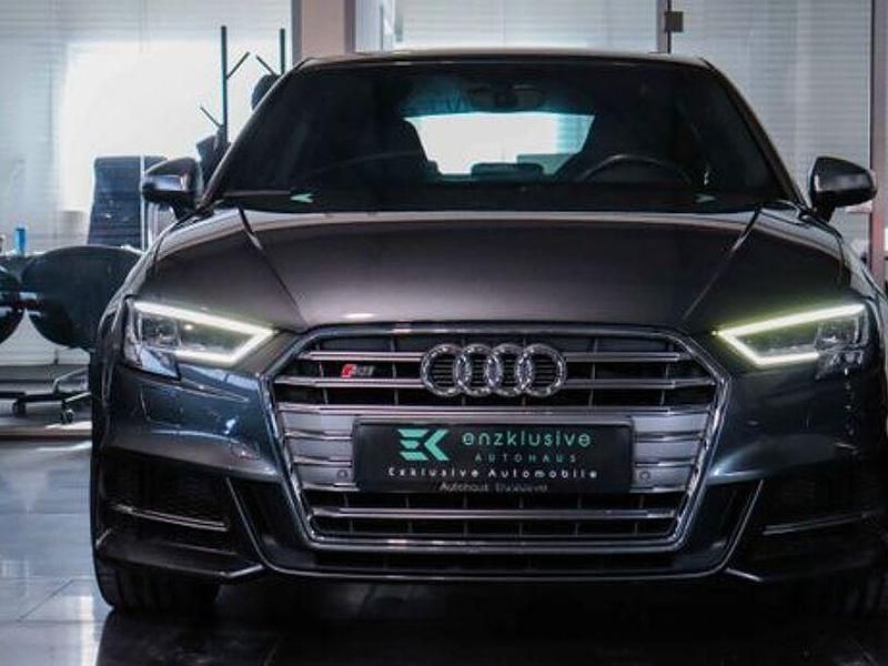 Gebraucht Audi S3 Comfort 301 PS (221 kW) 2019 Daytonagrau Limousine