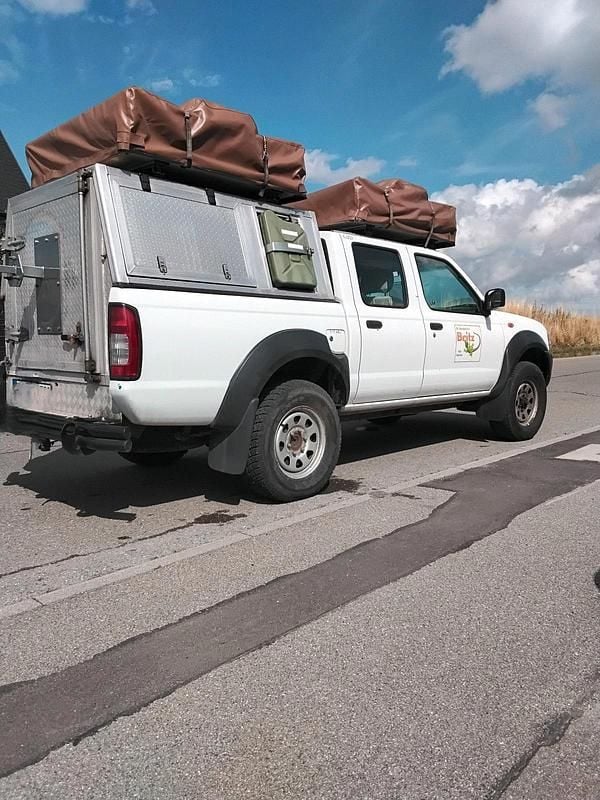 Weiß Gebraucht 2012 Nissan Navara Abholung | 12.800 € (Etwas zu teuer) - Bild 1/4