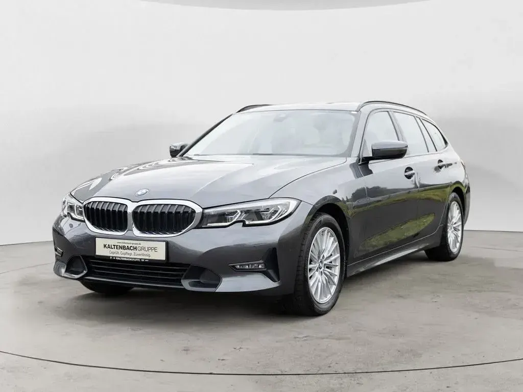 Gebraucht BMW 320 Sport Line 190 PS (139 kW) 2022 Grau Kombi