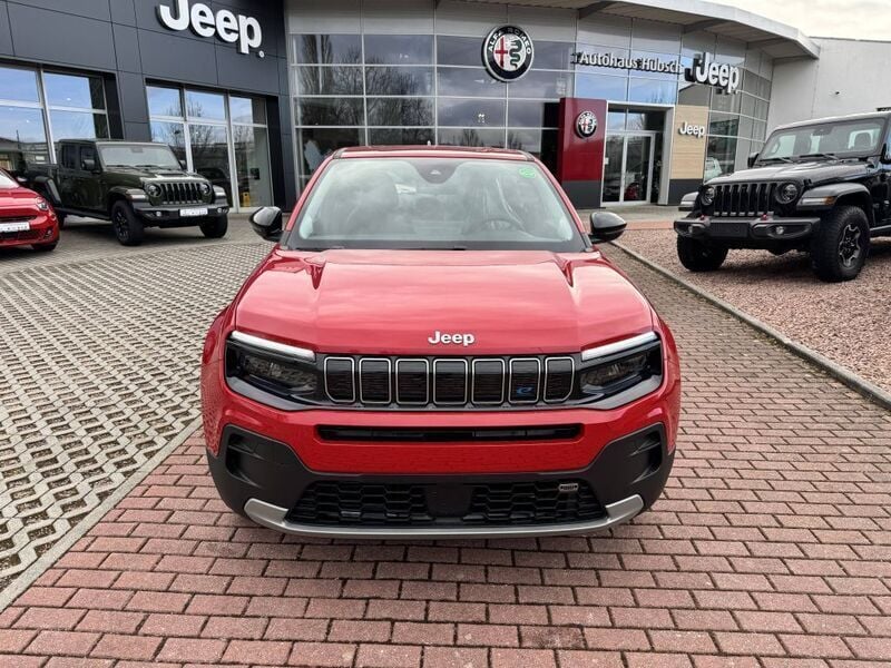 Solid red clear coat Gebraucht 2024 Jeep Avenger EV Altitude SUV | 38.490 € (Teuer) - Bild 1/4