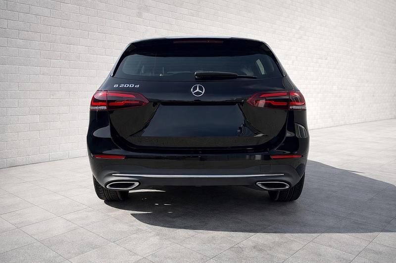 Gebraucht Mercedes 200 150 PS (110 kW) 2022 Schwarz Limousine