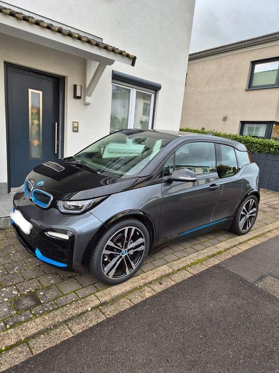 Grau Gebraucht 2020 BMW i3 Comfort Edition Kleinwagen | 19.700 € (Fairer Preis) - Bild 1/4
