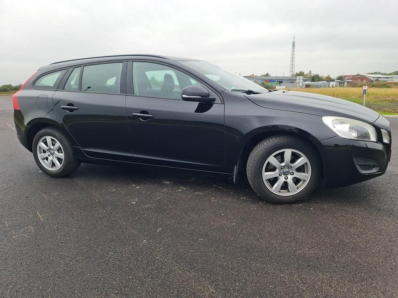 Schwarz Gebraucht 2012 Volvo V60 Kombi | 4.490 € (Fairer Preis) - Bild 1/4