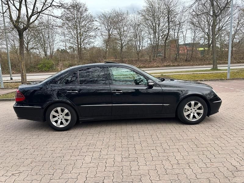Gebraucht Mercedes E280 231 PS (169 kW) 2005 Schwarz Limousine