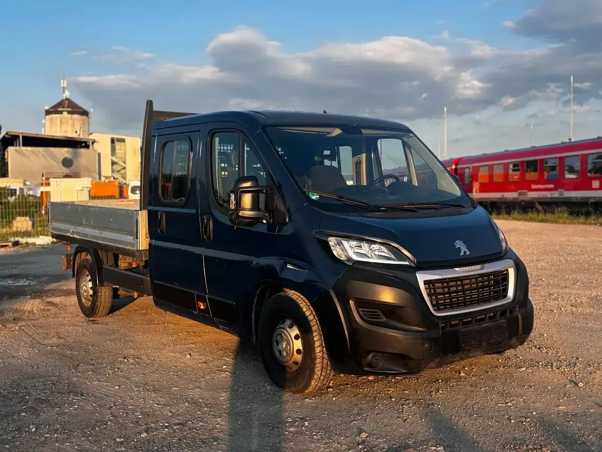 Gebraucht Peugeot Boxer 163 PS (119 kW) 2019 Blau Van