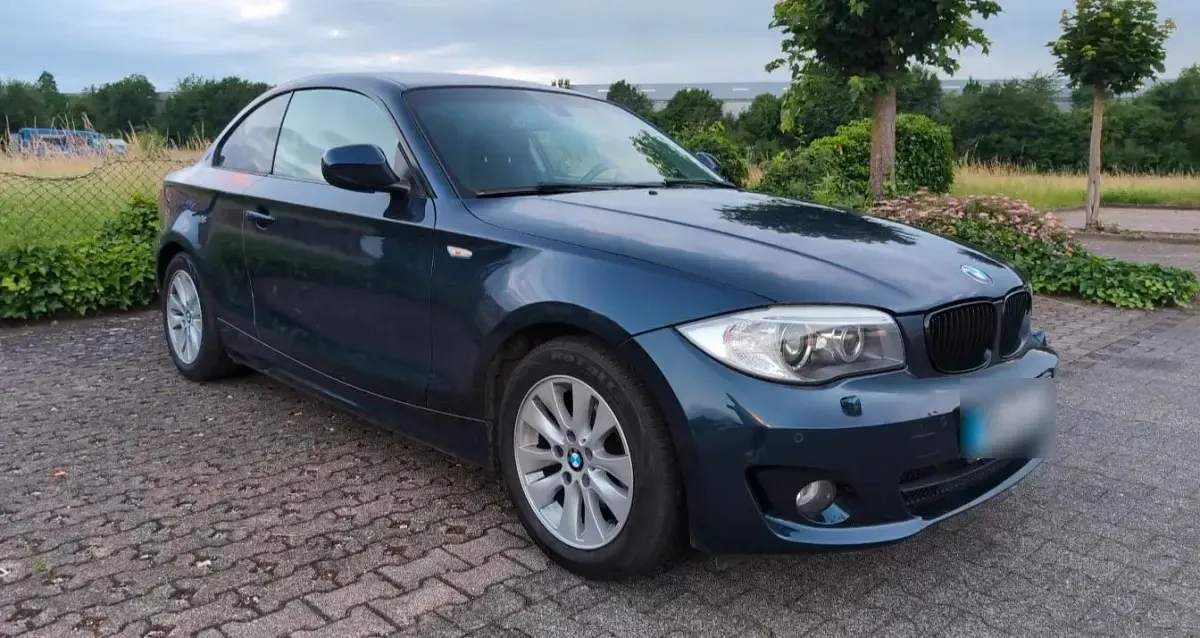 Gebraucht BMW 118 Coupé Sport Line 143 PS (105 kW) 2012 Blau Coupé