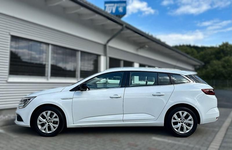 Gebraucht Renault Mégane IV LIMITED 116 PS (85 kW) 2019 Weiß Limousine