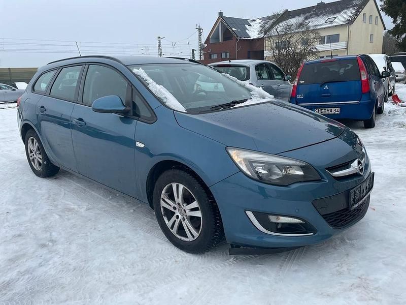 Gebraucht Opel Astra Edition 110 PS (80 kW) 2013 Blau Kombi
