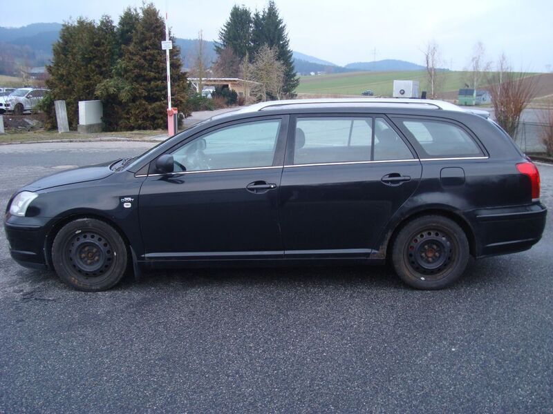 Gebraucht Toyota Avensis Sol 177 PS (130 kW) 2005 Schwarz Kombi