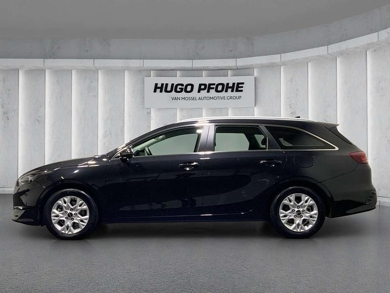 Gebraucht Kia Ceed 120 PS (88 kW) 2023 Schwarz Kleinwagen