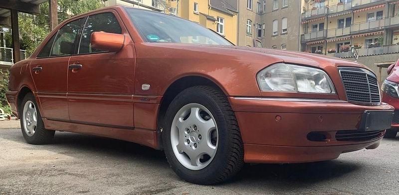 Orange Gebraucht 1999 Mercedes C240 Limousine | 9.000 € (Fairer Preis) - Bild 1/4