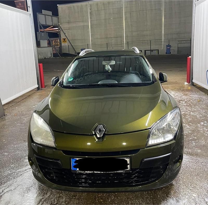 Grün Gebraucht 2009 Renault Mégane GrandTour Kombi | 4.200 € (Teuer) - Bild 1/4