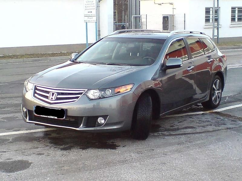 Gebraucht Honda Accord Elegance 156 PS (114 kW) 2010 Silber Kombi