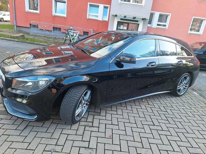 Schwarz Gebraucht 2019 Mercedes 190 AMG Limousine | 19.650 € - Bild 1/4