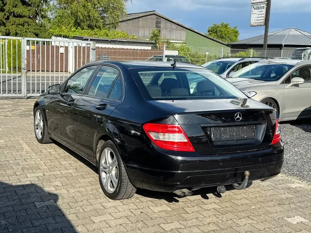 Gebraucht Mercedes C200 136 PS (100 kW) 2010 Schwarz Limousine
