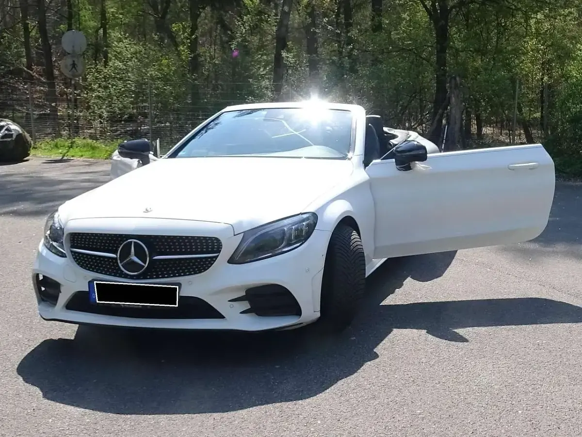 Gebraucht Mercedes C220 AMG line 194 PS (142 kW) 2020 Weiß Cabrio