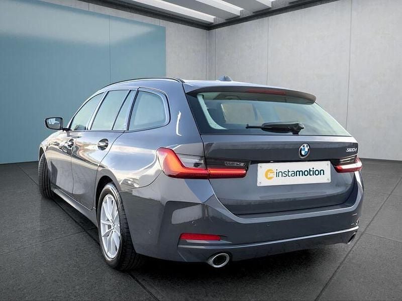 Gebraucht BMW 320 190 PS (139 kW) 2024 Grau Kombi