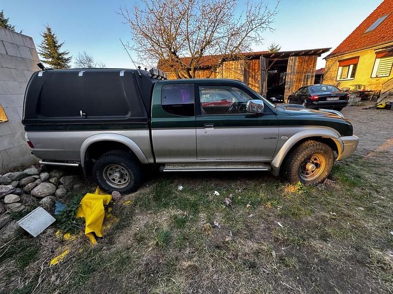 Gebraucht Mitsubishi L200 156 PS (114 kW) 2002 Grün Pickup