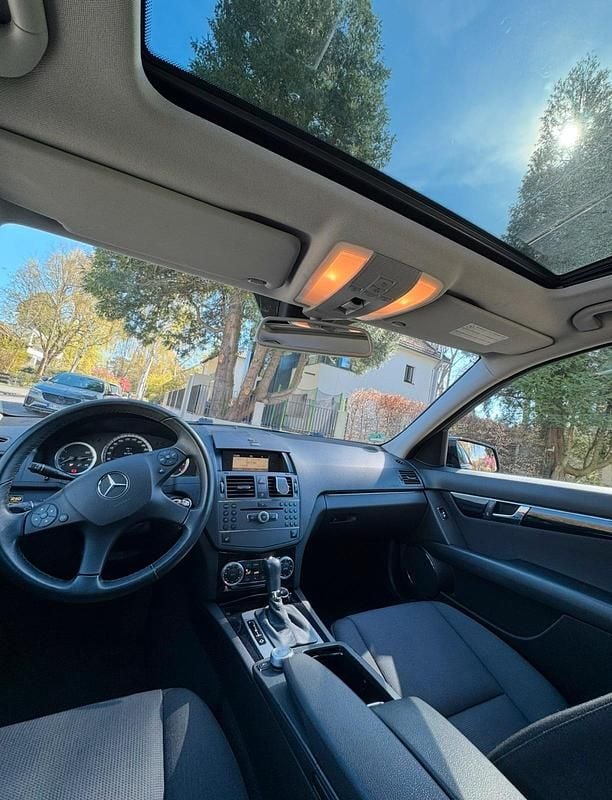 Gebraucht Mercedes C200 184 PS (135 kW) 2009 Blau Limousine