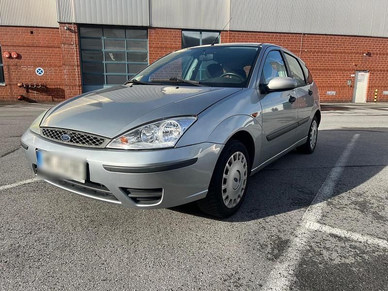 Silber Gebraucht 2003 Ford Focus Kleinwagen | 970 € (Guter Preis) - Bild 1/4