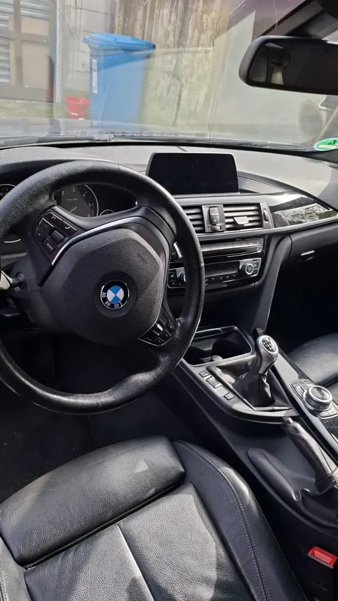 Second-hand BMW 320 190 CP (139 kW) 2018 Albastru Break