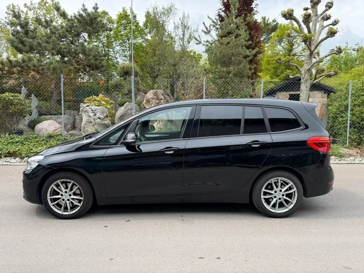 Gebraucht BMW 220 Advantage 192 PS (141 kW) 2018 Schwarz Kombi