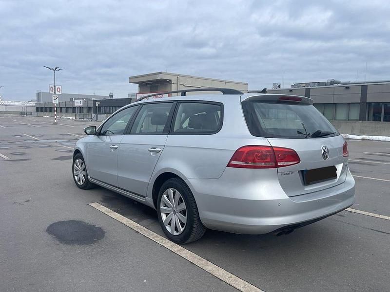 Gebraucht VW Passat 140 PS (102 kW) 2012 Silber Kombi
